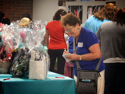 /14Ideas_Handbags_for_Hope__Serving_Victims_of_Domestic_Violence_0120_732286665.jpeg