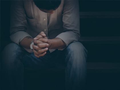 17-Feature-3-Ways-to-Spot-Backstabbing-in-the-Church-0803