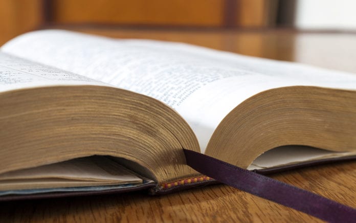 18_1008_DISCIPLESHIP_4 Practices for Navigating Those Conflicting Bible Stories_1021x640