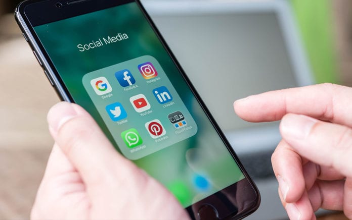19_0311_LEADERSHIP_7 Reminders for Pastors and Ministry Leaders who use Social Media_1021x640