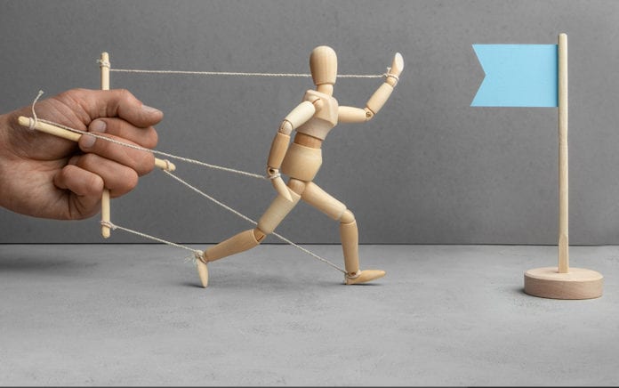 19_0613_LEADERSHIP_The Limiting Beliefs That Hinder Your Leadership_1021x640