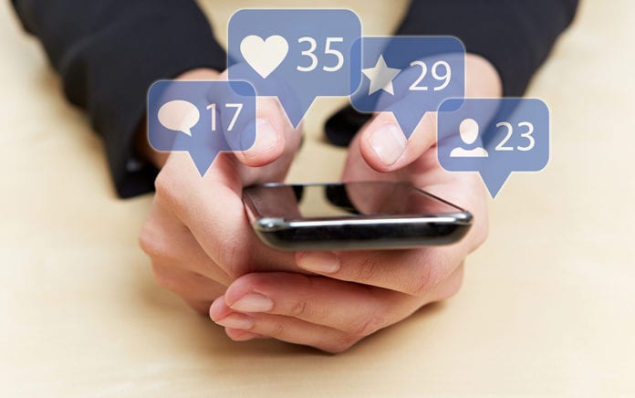 19_0606_DISCIPLESHIP_How Social Media Is Shrinking the Bible_1021x640