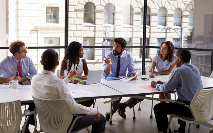 20_0820_LEADERSHIP_Types of Meetings to Lead Your Team to Success_1021x640