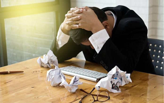 20_1106_LEADERSHIP_5 Ways to Make Things Worse When You Face Criticism_1021x640