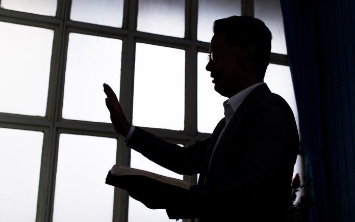 21_0211_LEADERSHIP_Six Reasons Why Many Pastors Will NOT Leave Their Churches_1021x640