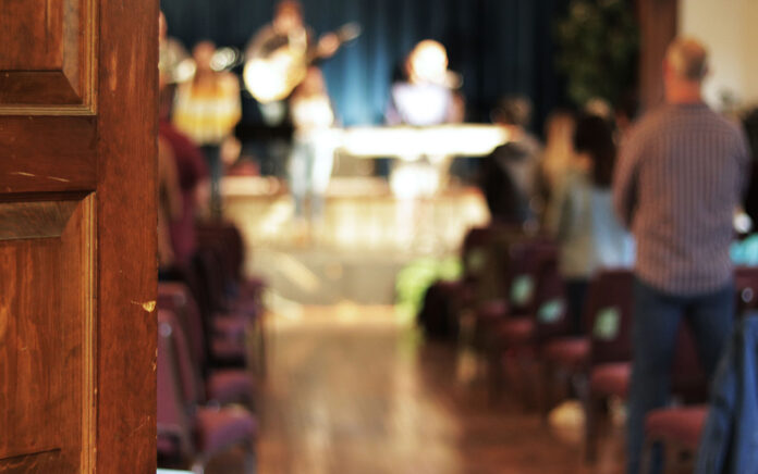 21_0830_LEADERSHIP_5 Opportunities in the Wake of Declining Worship Attendance_1021x640 declining worship attendance