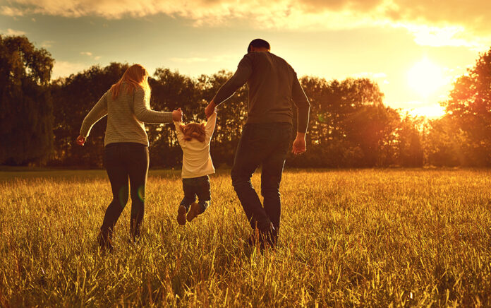 22_0804_LEADERSHIP_7 Ways I Protect My Family Life as a Pastor_1021x640