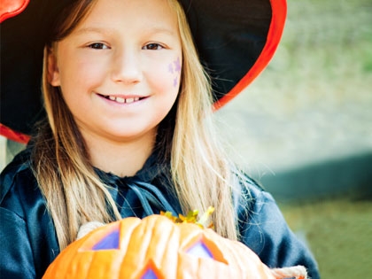 /12Ideas_ReverseTrickOrTreat_0921_621550023.jpg