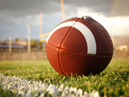 /13Feature_Outreach_Football_Game_0103_891071844.jpg